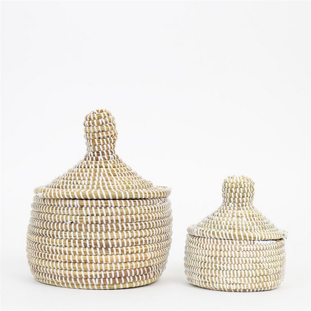 Woven white storage basket with lid - Winter's Moon